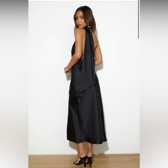 Hello Molly Scarf Dress - Picture 3 of 11